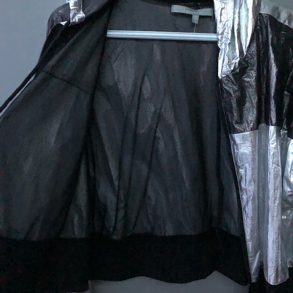 Jacket (Cropped) - Picture 3 of 4
